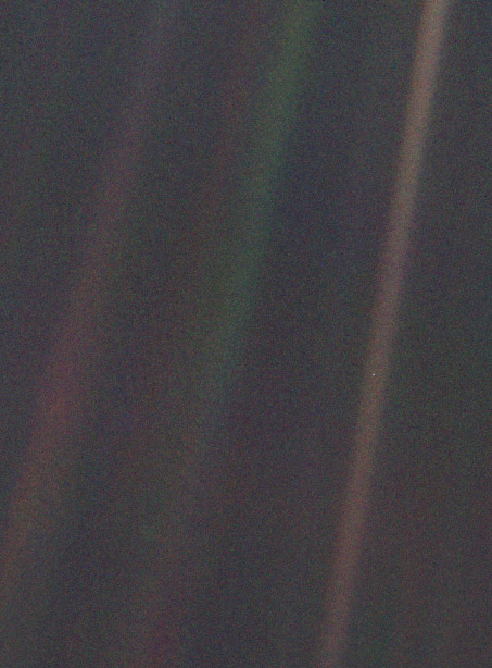 pale blue dot voyager earth